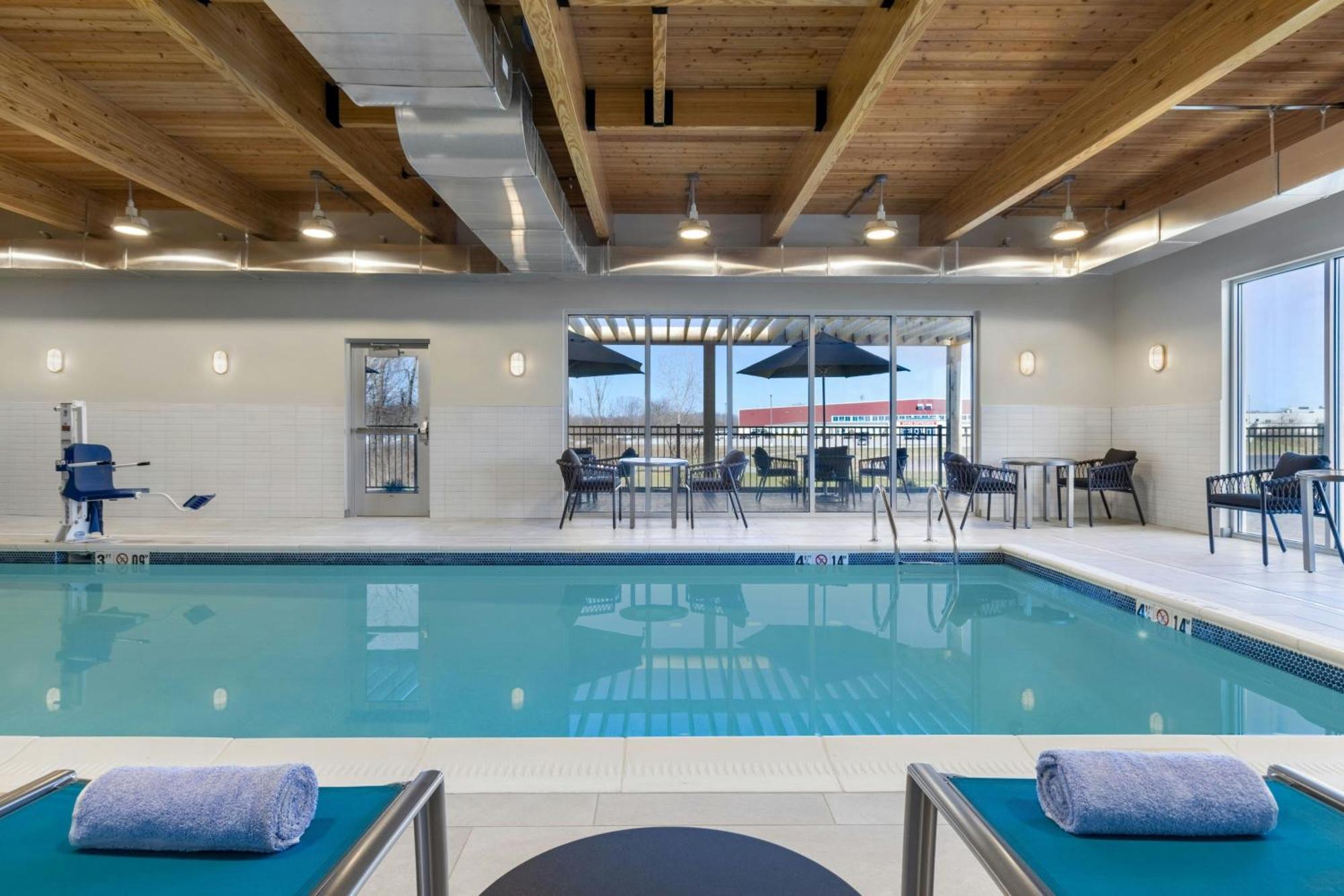 Towneplace Suites By Marriott Geneva At Spire Academy Eksteriør billede