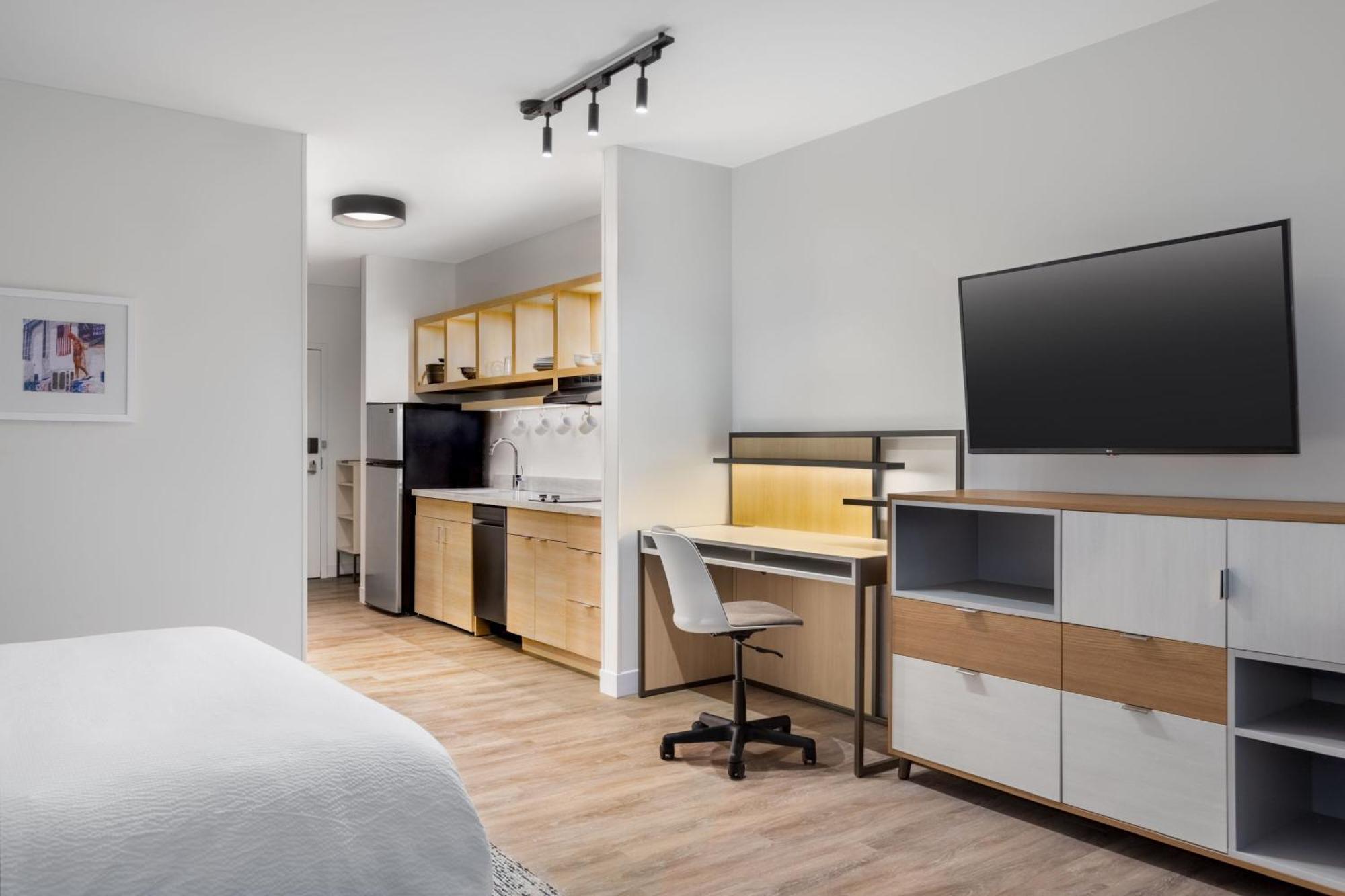 Towneplace Suites By Marriott Geneva At Spire Academy Eksteriør billede