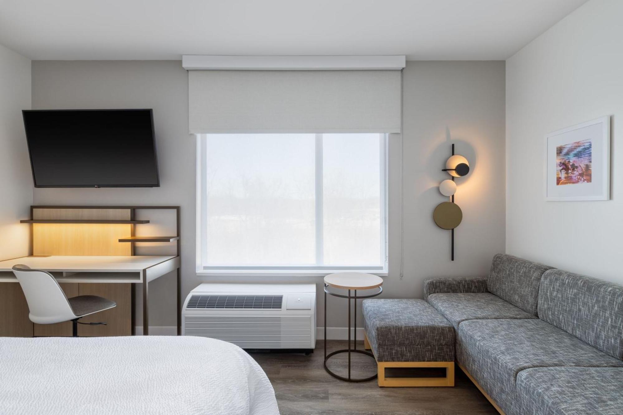 Towneplace Suites By Marriott Geneva At Spire Academy Eksteriør billede
