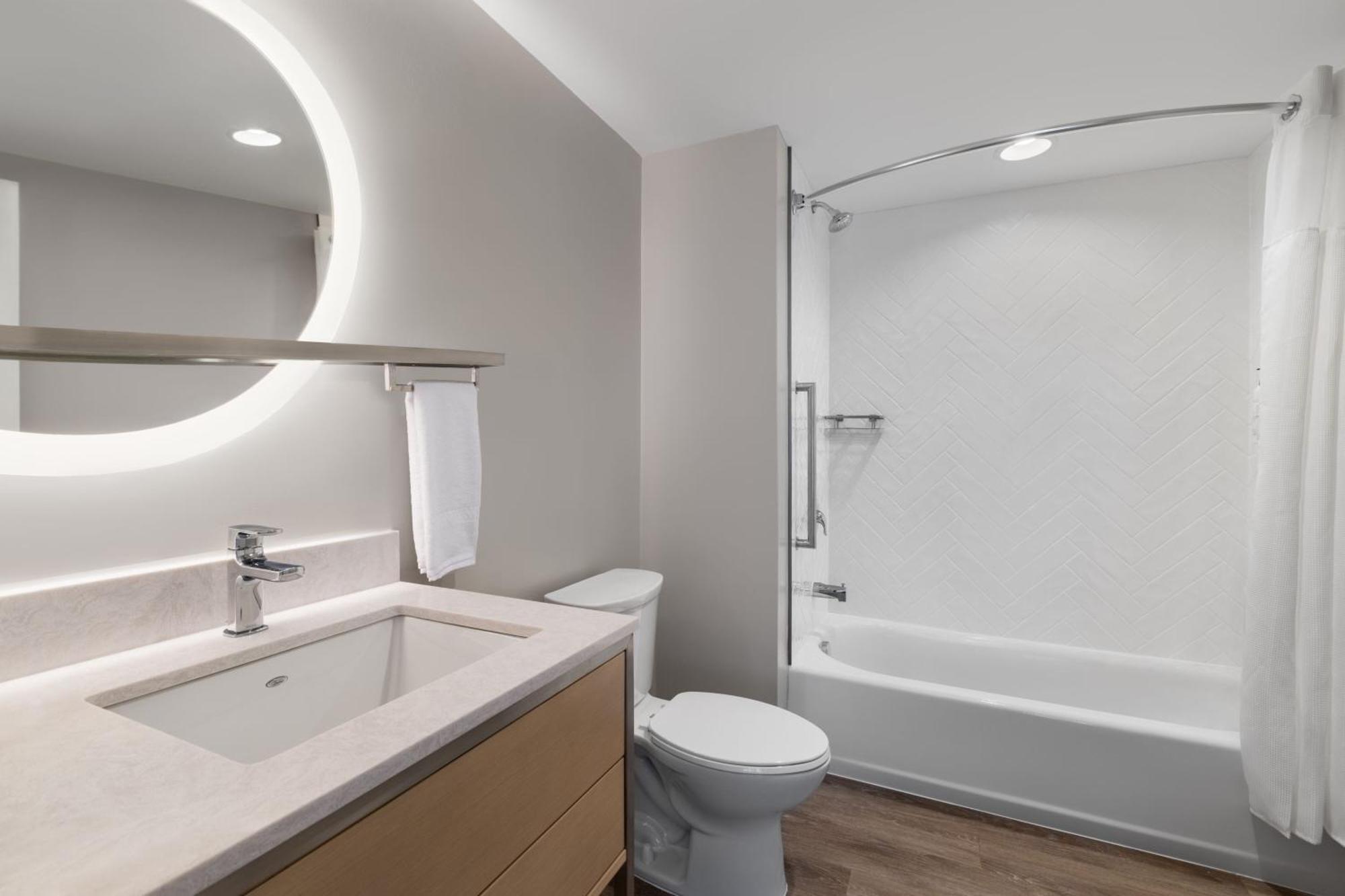 Towneplace Suites By Marriott Geneva At Spire Academy Eksteriør billede