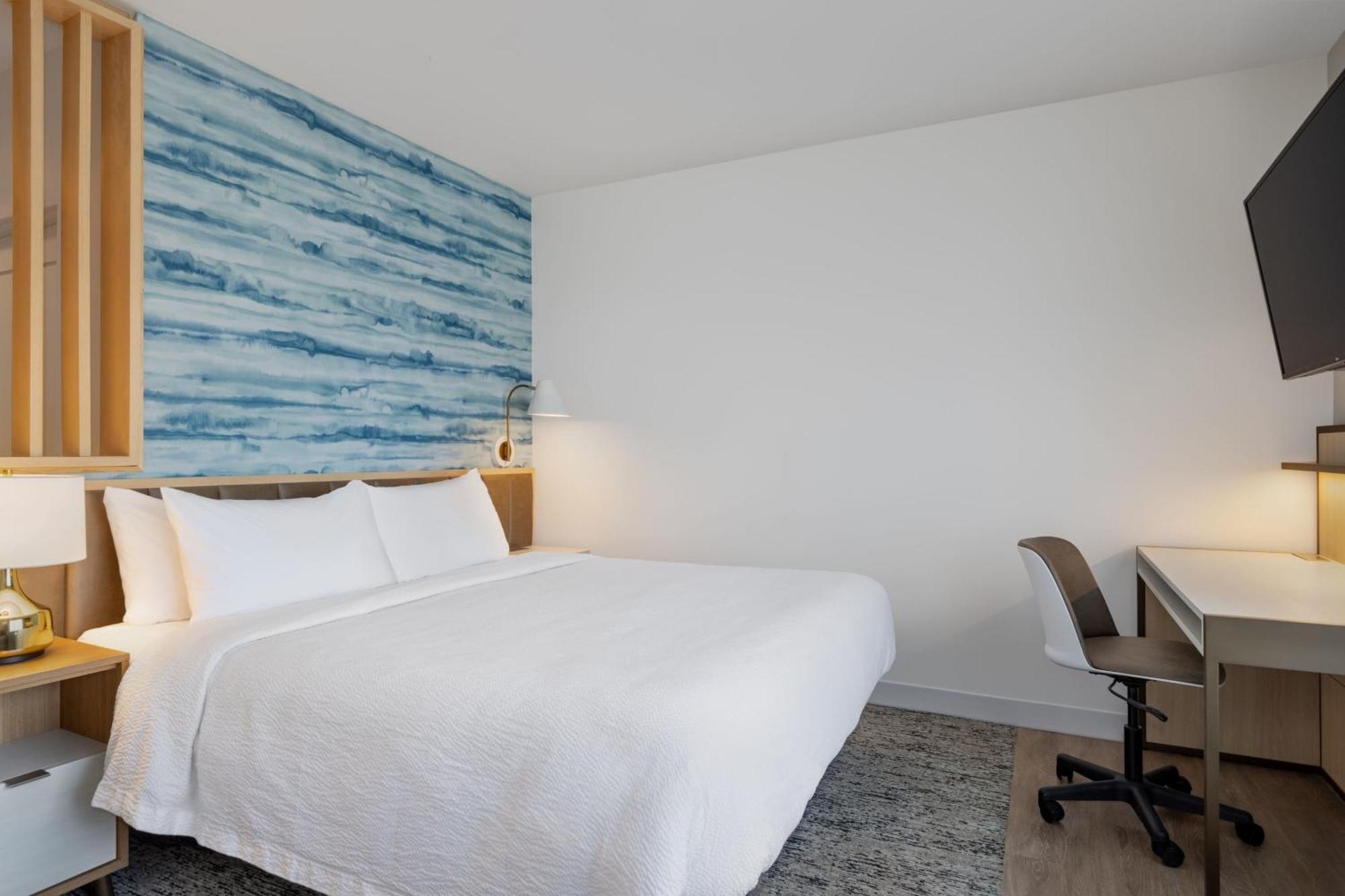 Towneplace Suites By Marriott Geneva At Spire Academy Eksteriør billede