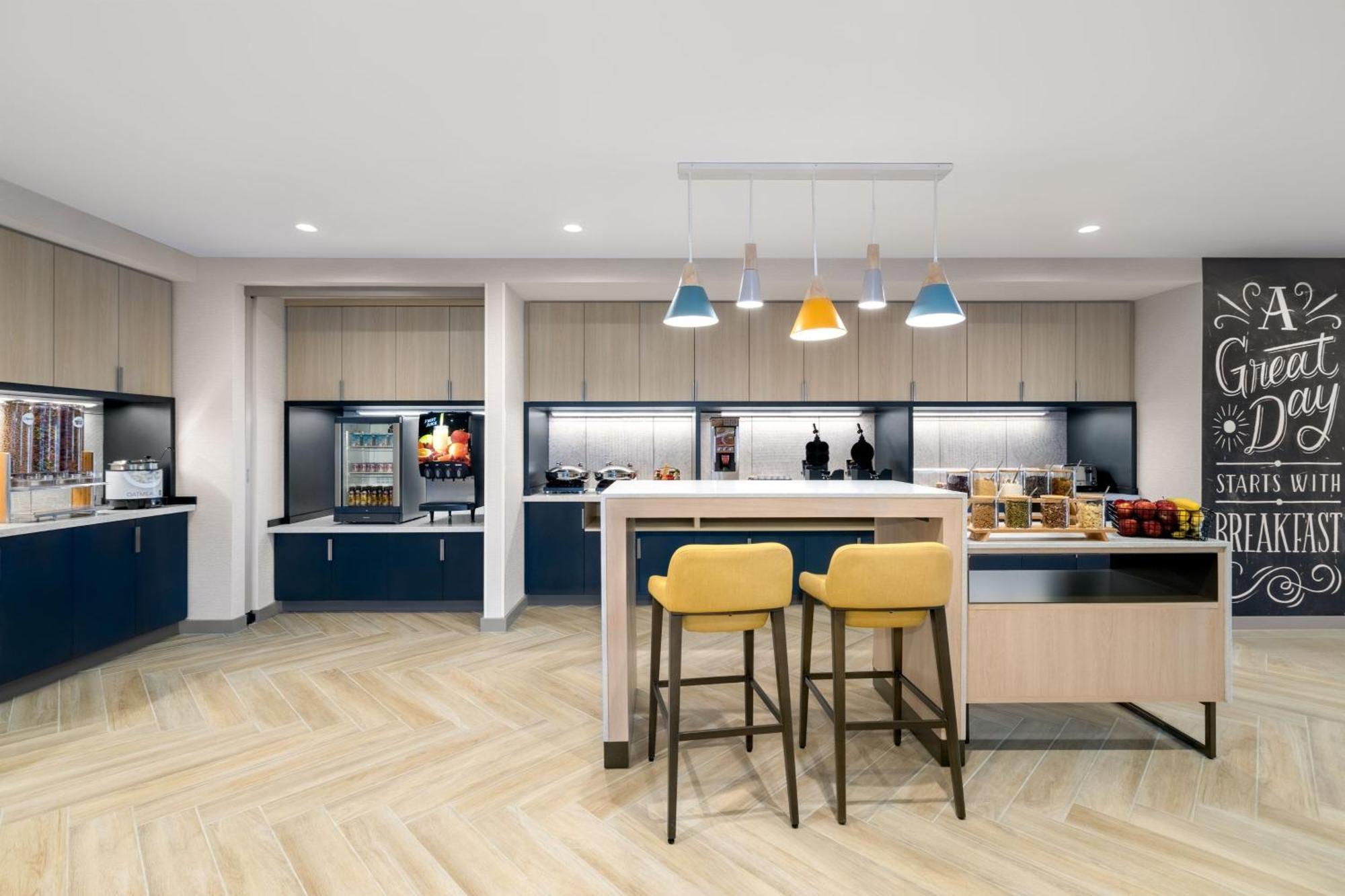 Towneplace Suites By Marriott Geneva At Spire Academy Eksteriør billede