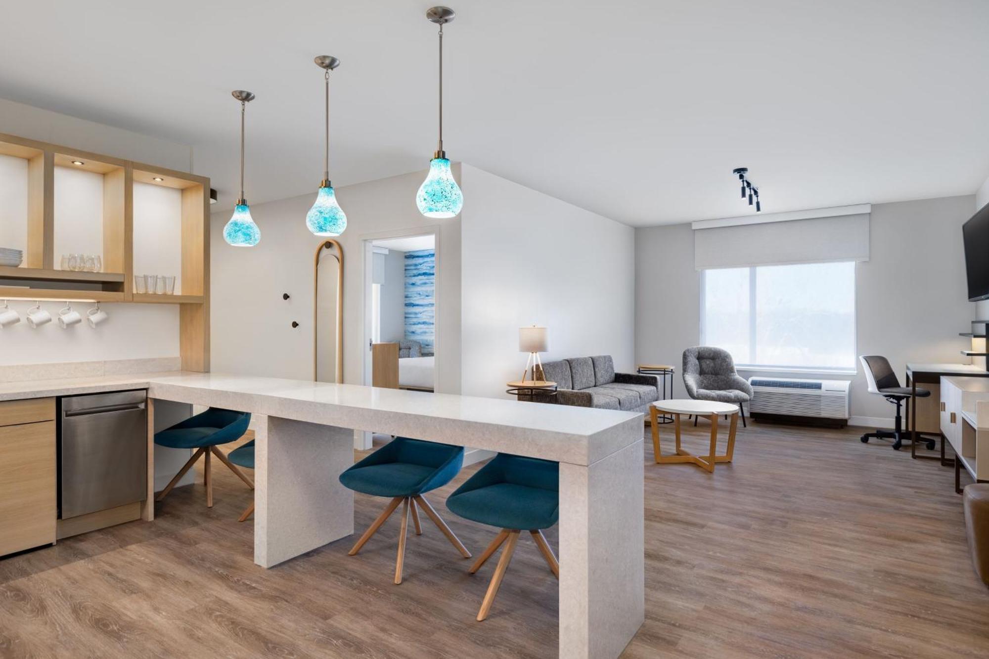 Towneplace Suites By Marriott Geneva At Spire Academy Eksteriør billede